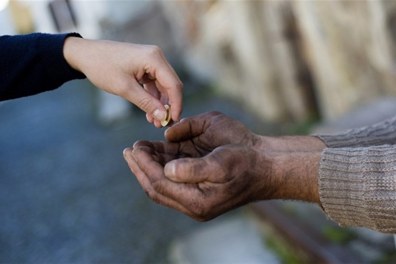 انجام اعمال نیکو و صدقه دادن برای آمرزش گناهان