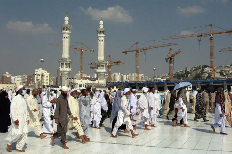 استفاده از سنگهای مرمر در کف مکه