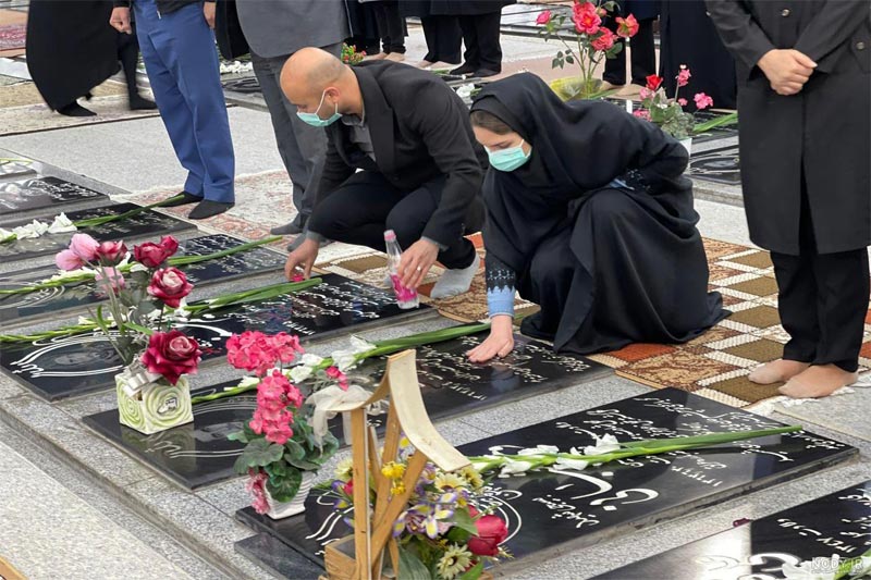 بهترین روش‌های تزیین سنگ قبر برای مراسم سالگرد - جنت نوین