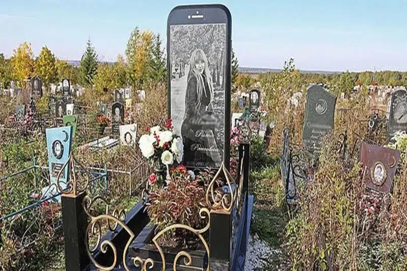 تصاویر روی سنگ قبرها