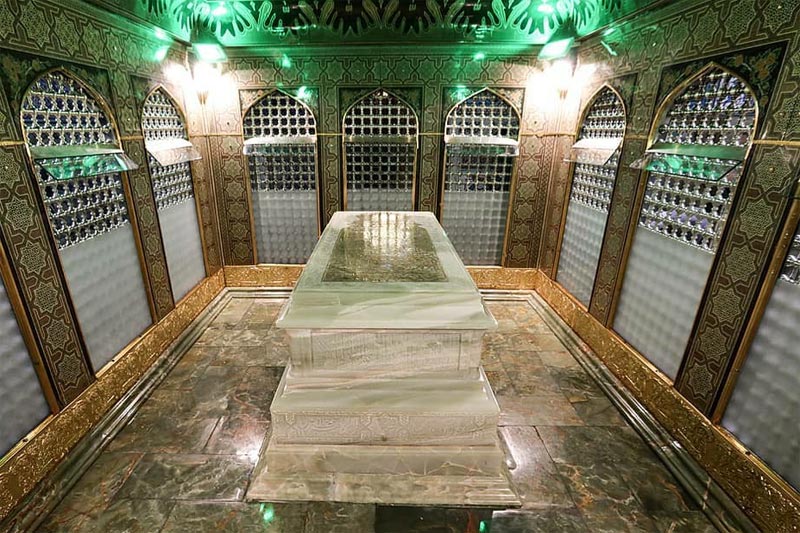 سنگ قبر شخصیت‌های بزرگ