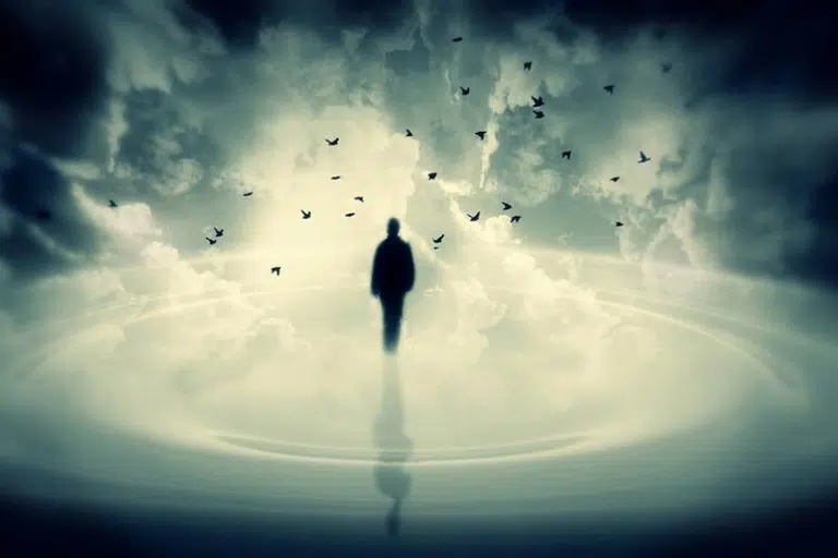 تعبیر خواب گرفتن لباس نو از مرده