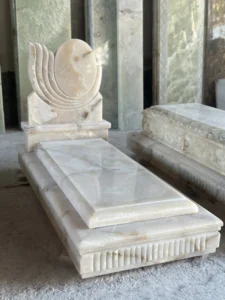 Marble Tombstone – Snake Pattern Colored Onyx۲ قیمت سنگ مزار طرح مار شده با مرمر نباتی رنگ